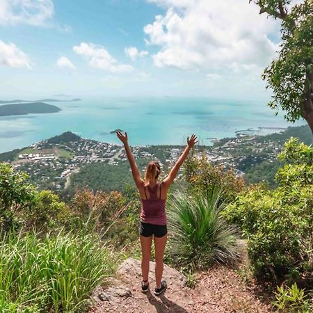 Montipora Unit 3 - In The Heart Of Airlie, Wi-Fi And Netflix Apartment Airlie Beach Bagian luar foto